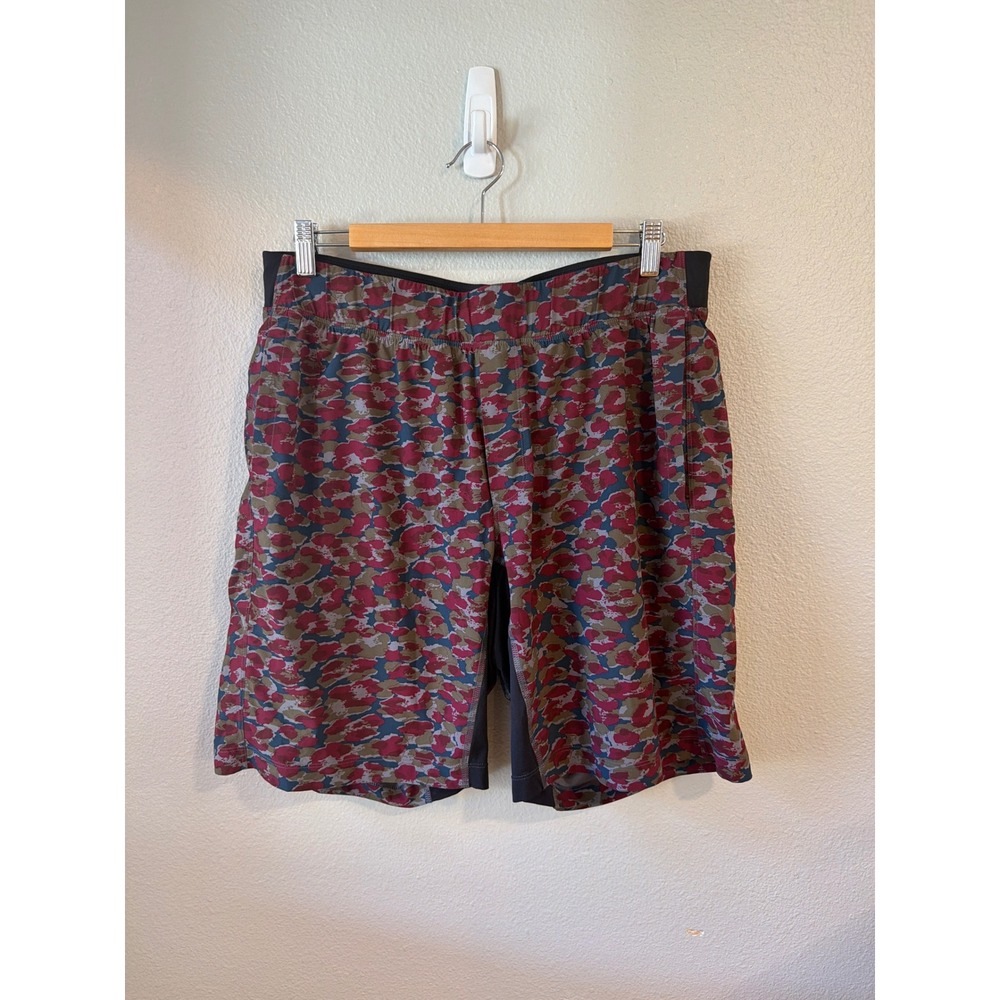 Lululemon THE Short Men XL Red Olive Camo Floral Liner Athletic Training